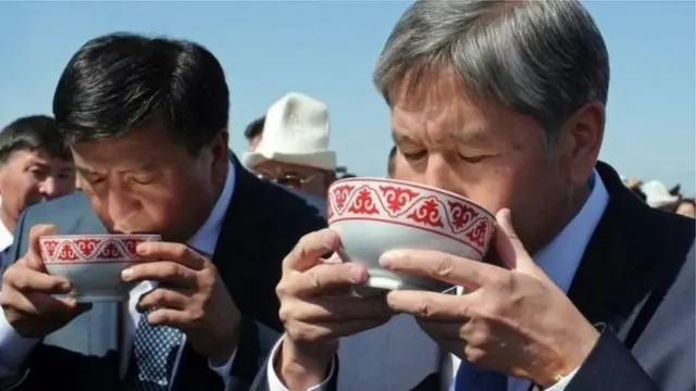 Сооронбай Жээнбеков 2017-жылы 15-октябрда өткөн президенттик шайлоодо атаандаштарын жеңип чыккан