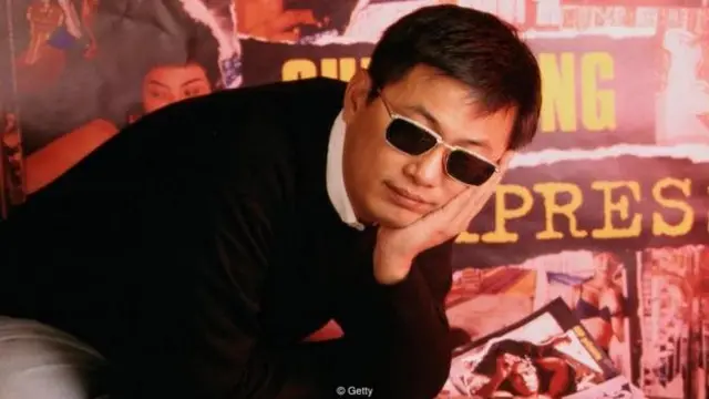 Wong pindah ke Hong Kong dari Shanghai bersama orang tuanya saat kecil - film pun menjadi hiburan bagi si ibu dan anak laki-lakinya.