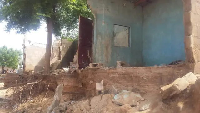 Building wey don fall