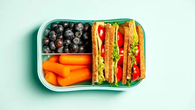 Сок нельзя считать заменой фруктам и овощам