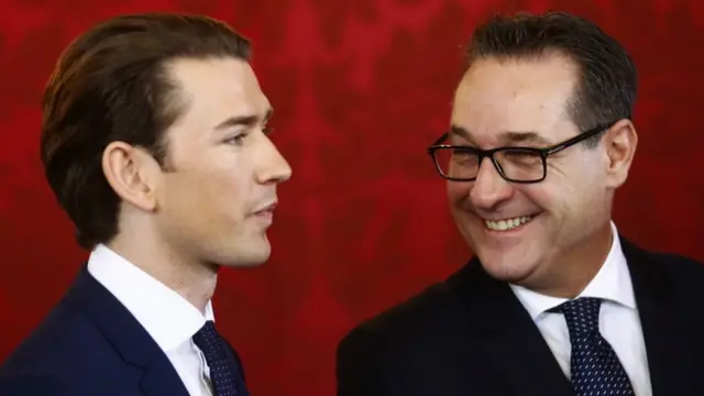 El nuevo canciller de Austria, Sebastian Kurz y y Heinz-Christian Strache, del ultraderechista Partido de la Libertad.