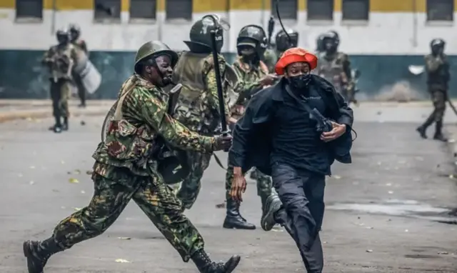For long Kenyan police dey accused say dem dey use excessive force against protesters
