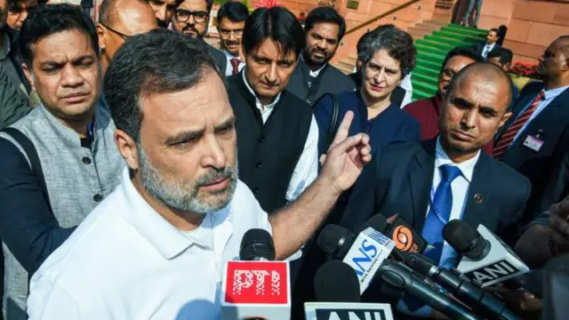 રાહુલ ગાંધી પૂર્વ સેના અધ્યક્ષનું અપ્રકાશિત પુસ્તક લઈને પહોંચ્યા સંસદ – ન્યૂઝ અપડેટ