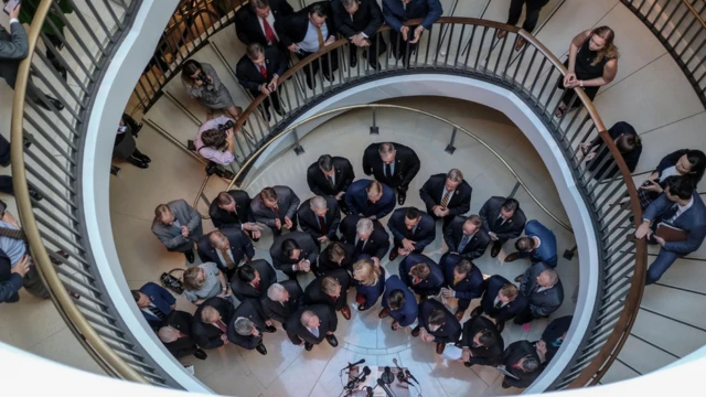 ورود اعتراضی نمایندگان جمهوری‌خواه به جلسه استماع مقام پنتاگون روز چهارشنبه بازتاب خبری وسیعی پیدا کرد