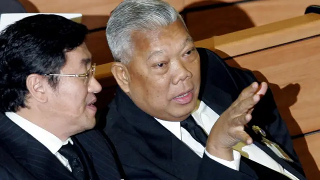 นายสมัคร สุนทรเวช กับ นพ.สุรพงษ์ สืบวงศ์ลี