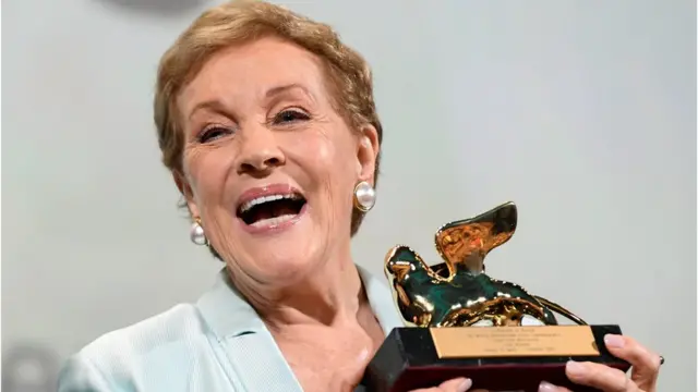 جولي آندروز