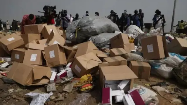 Vaksin-vaksin yang dihancurkan di Nigeria.