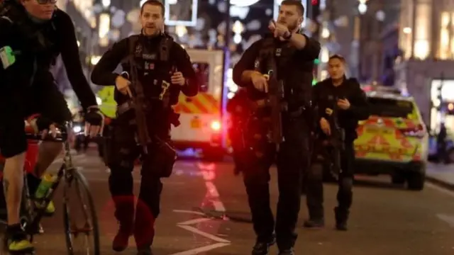 லண்டன் போலீசார்