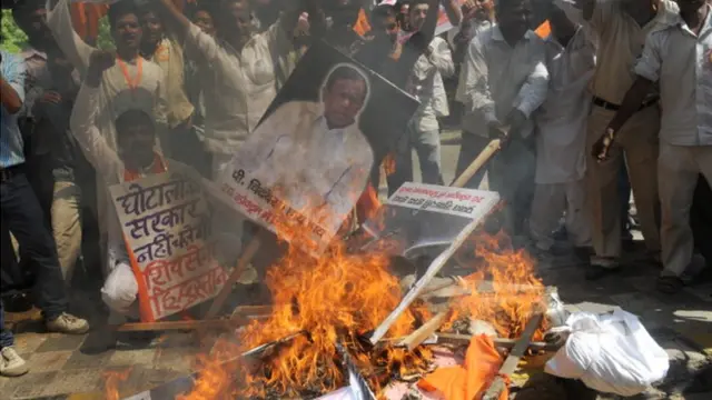 घोटाले के बाद हुए प्रदर्शन