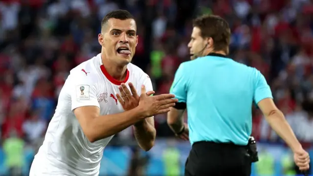 Granit Džaka posle gola na meču sa Srbijom