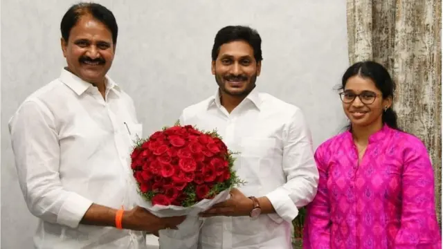 ఏపీ సీఎం జగన్‌తో మోపిదేవి వెంకట రమణ, ఆయన కుమార్తె