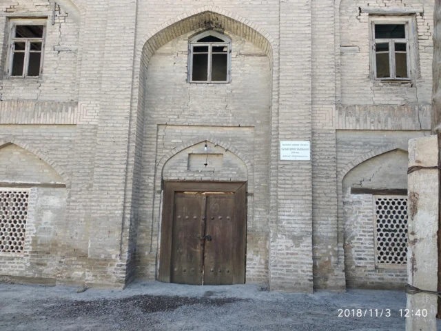 Усмон 1938 йилда олиб кетилган Регистондаги нашриёт ётоқхонаси