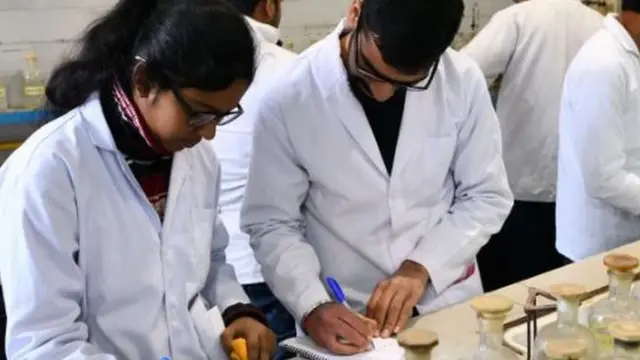 విద్యార్థులు