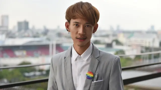 ภูวนัล พันธุ์อุโมงค์ หรือ "มาร์ค"