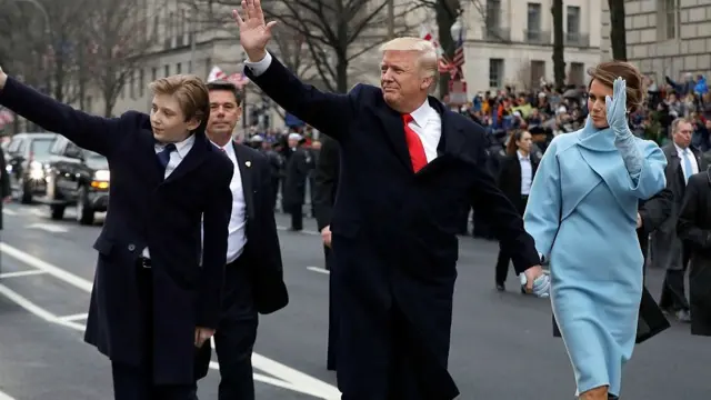 Дональд Трамп з молодшим сином та дружиною
