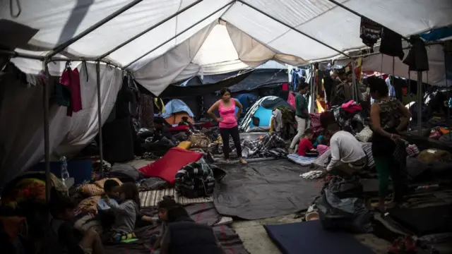 Migrantes en Tijuana.