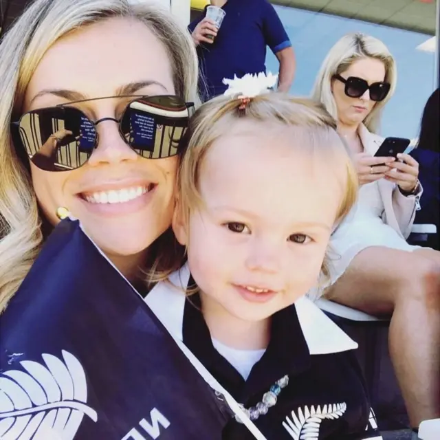 માર્ટિન ગુપ્ટિલનાં પત્ની