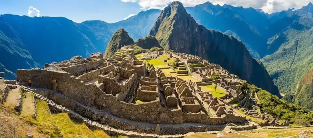 حدود ۵۰۰ سال پیش، وقتی اینکاها شهر ماچو پیچو را می‌ساختند، شیوه‌ای هوشمندانه ابداع کردند که بناهای‌شان در لرزه‌های متعدد این سرزمین فرو نریزد