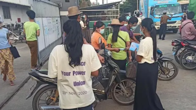 ဆိုင်ကယ်စီးခွင့်မရှိတဲ့ ရန်ကုန်တိုင်းရွေပြည်သာမြို့နယ်က စက်ရုံရှေ့ရှိ ဆိုင်ကယ် အချို့