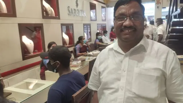 அகில இலங்கை தங்காபரண விற்பனையாளர்கள் சங்கத்தின் பொருளாளர் ஆர்.பாலசுப்ரமணியம்