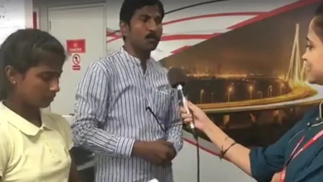 जाह्नवी अपने पिता के साथ