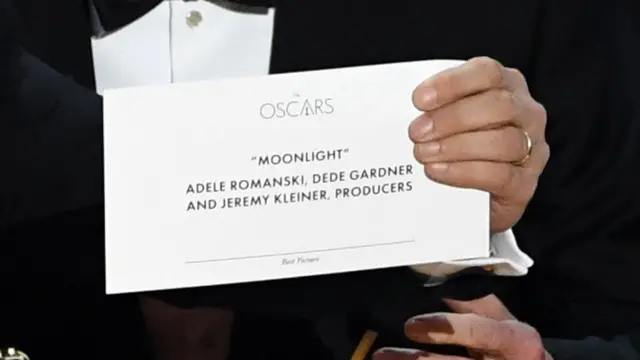 El sobre con "Moonlight" como ganadora