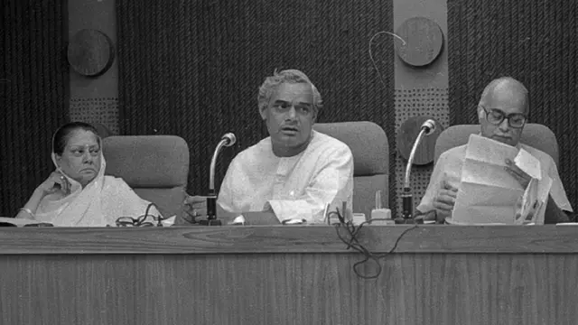 राजमाता विजया राजे सिंधिया, अटल बिहारी वाजपेयी