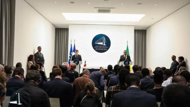 የፈረንሳይ ፕሬዚዳንት ኤማኑኤል ማክሮ እና የኢትዯጵያ ጠቅላይ ሚኒስትር ዐብይ አሕመድ የስምምነት ፊርማ ሥነ-ሥርዓቱን ንግግር ሲያደርጉ