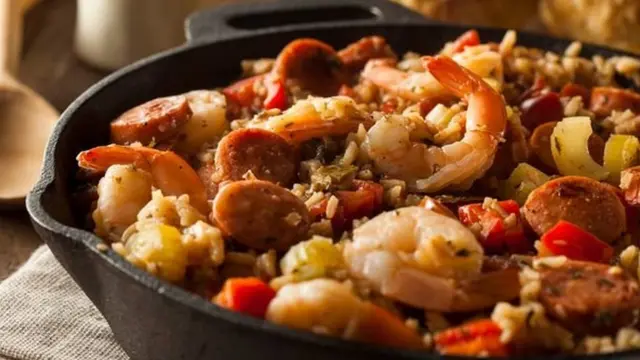 La plupart des plats de riz emblématiques du Sud des États-Unis proviennent des personnes qui faisaient le plus de cuisine : les Africains de l'Ouest.