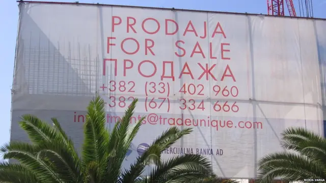 Реклама чорногорською, англійською та російською мовами