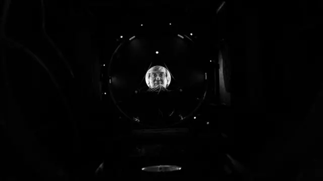 பூமியை மோதவரும் விண்வெளிப் பொருள்களில் இருந்து புவியைப் பாதுகாக்க ஒரு மையம்