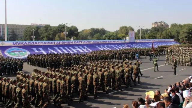 Тожикистон мустақиллиги 30 йиллиги муносабати билан ўтказилган ҳарбий парад