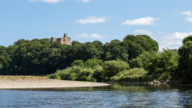 Развалины замка Норем.