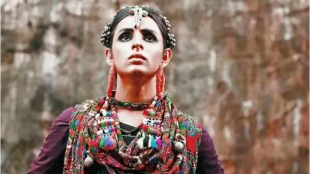 কামি, তৃতীয় লিঙ্গের মডেল