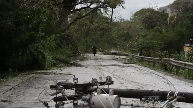 Torre de energia caìda