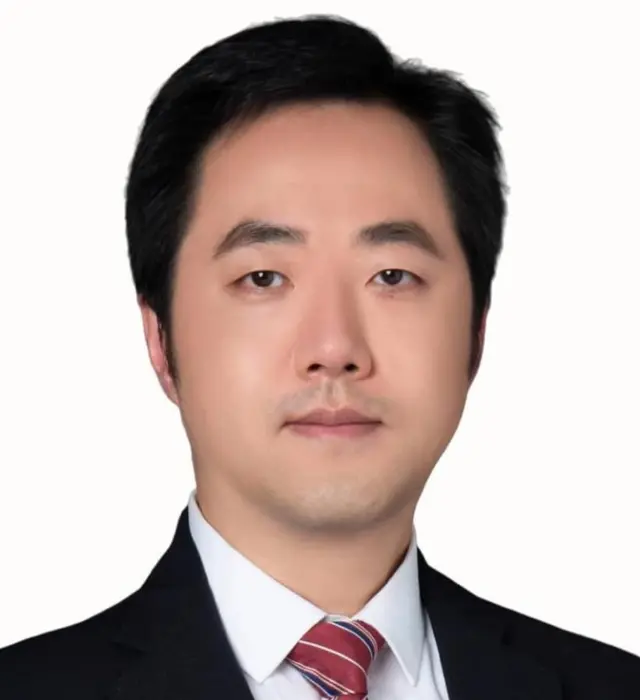 प्रोफ़ेसर हुआंग युनसोंग