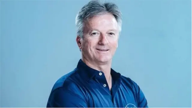 ధోనీ కూడా సచిన్, కపిల్ దారిలోనే వెళ్తున్నాడా