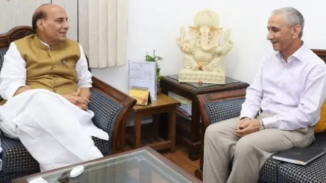 राजनाथ सिंह के साथ दिनेश्वर शर्मा