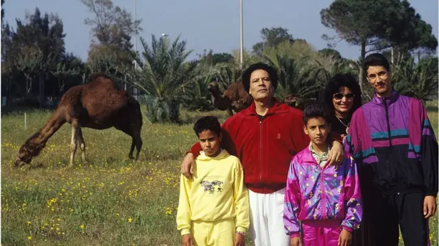 गद्दाफी कुटुंबियांसोबत