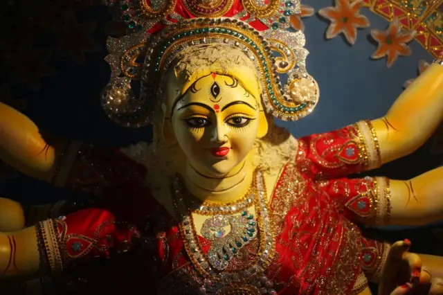 বাংলাদেশে নানা আয়োজনে পালিত হচ্ছে দুর্গাপূজা।