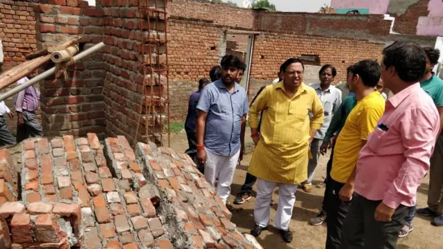 आगरा में तूफान