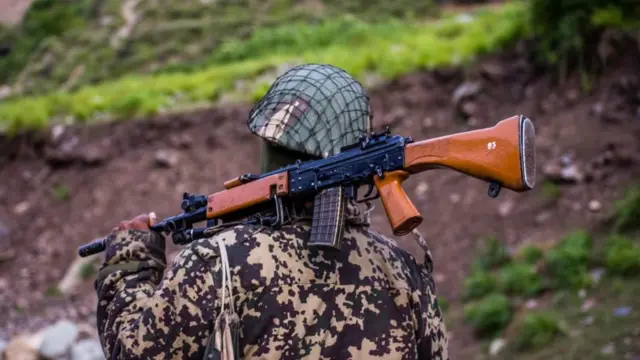 இந்திய சீன எல்லையில் இருநாட்டுப் படைகளும் விலகத் தொடங்கின - களத்தில் என்ன நடக்கிறது?