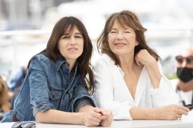 Шарлотта Гинсбур с матерью Джейн Биркин