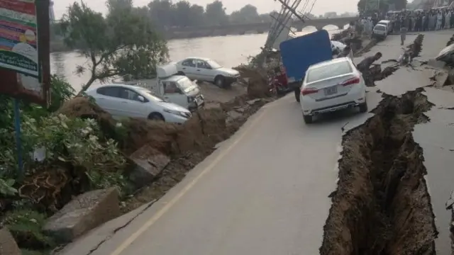 பாகிஸ்தான் நிலநடுக்கம்: 22 பேர் பலி, வீடுகள், சாலைகள் சேதம் - டெல்லியிலும் அதிர்வு