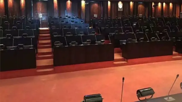 හිස් වූ පාර්ලිමේන්තු සභාගැබ