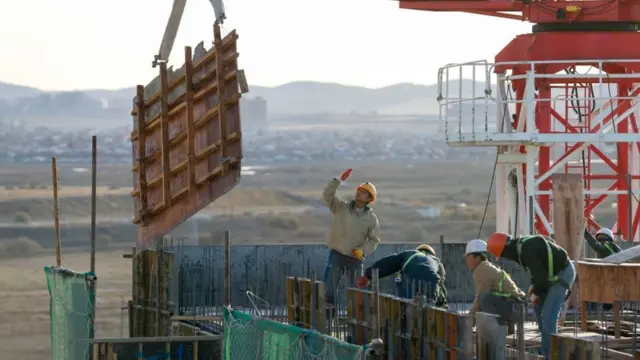 Северокорейские рабочие на стройке в Монголии