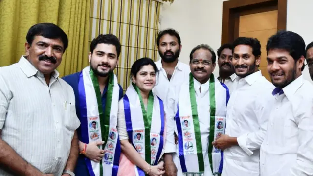 వైసీపీలో చేరిన ఎంపీ తోట నరసింహం