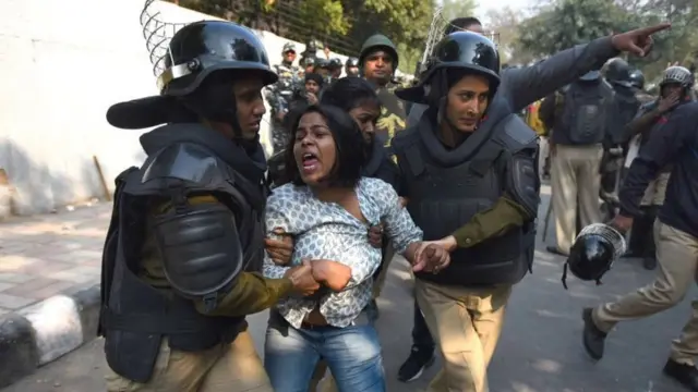 પ્રતીકાત્મક તસવીર