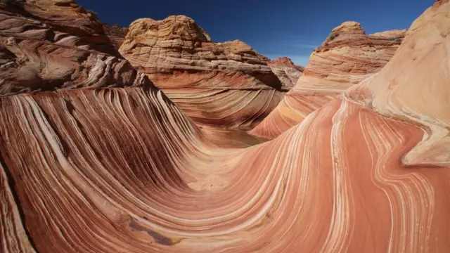 Хвиля, Національна пам'ятка "Кручі Верміліон"