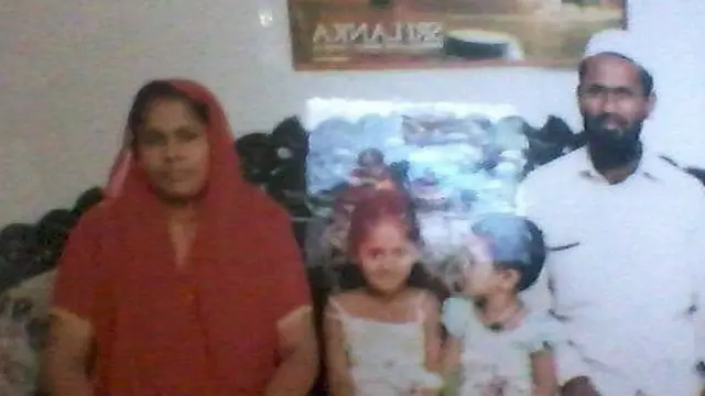 මියගිය ෆාතිමා රිනෝසා සිය සැමියා සහ දරු දෙදෙනා සමඟ